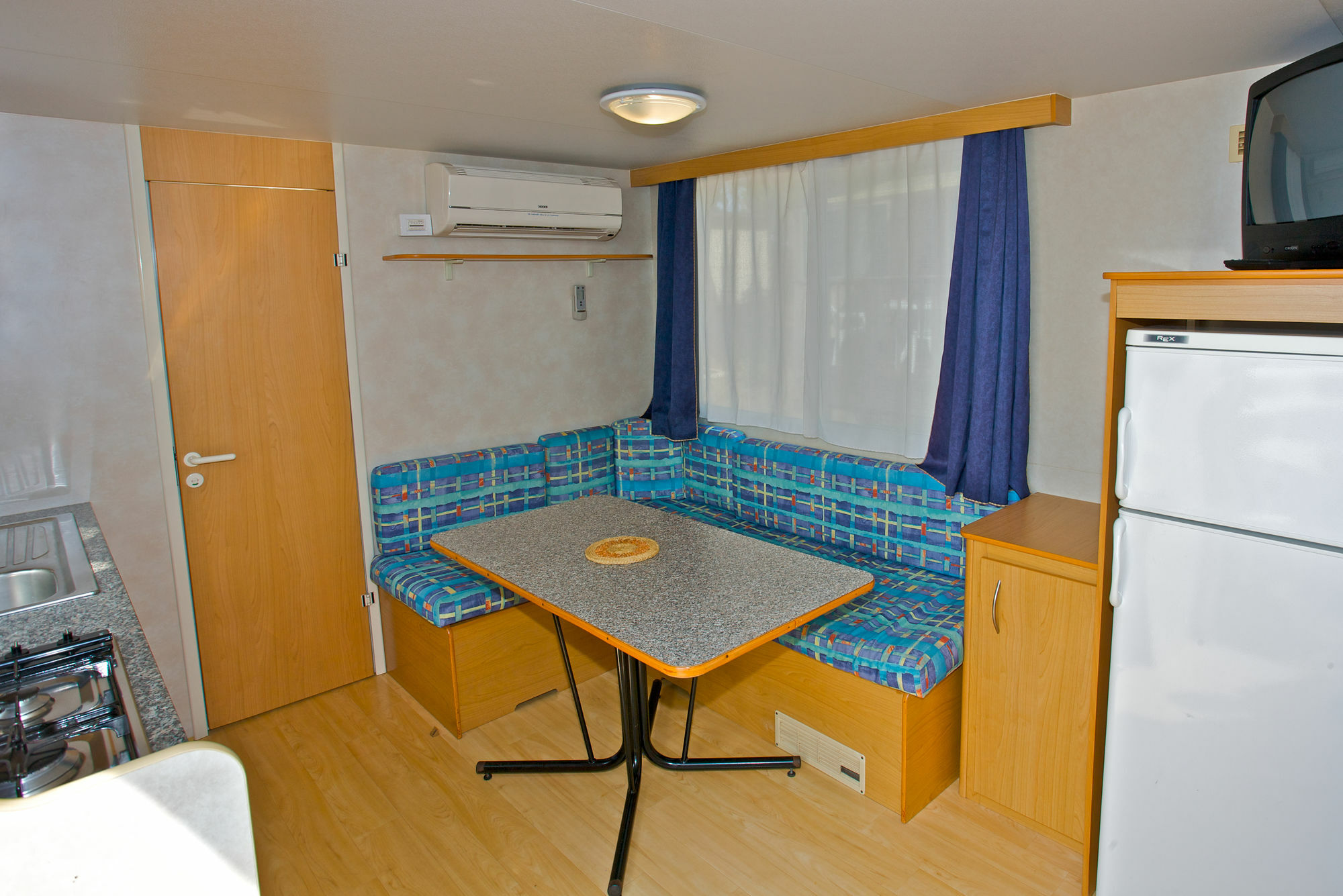 Arena Indije Mobile Homes Баньоле Екстериор снимка